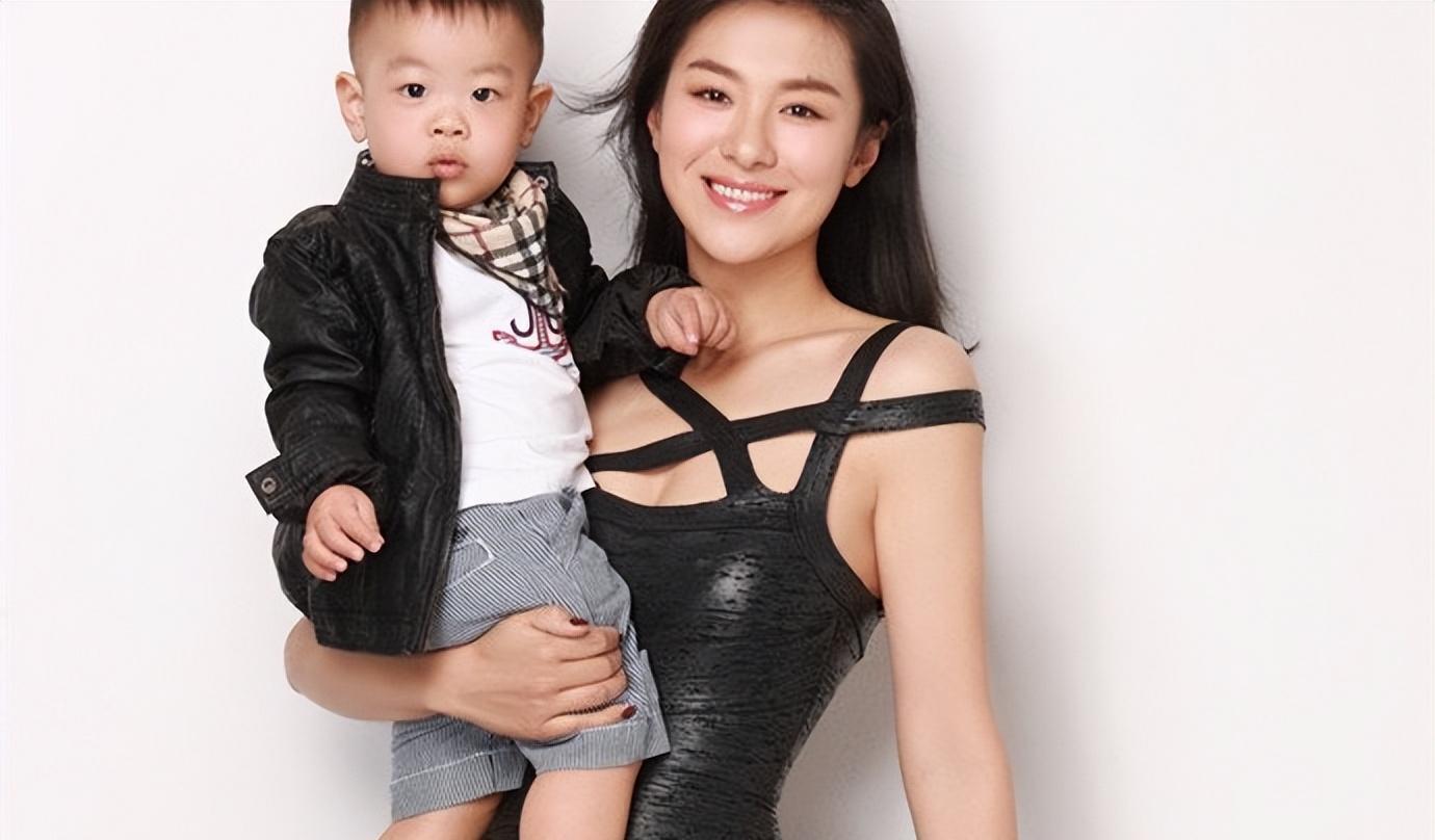 沈傲君:拿200万向聂远求婚被拒,相亲嫁给乾隆后裔外交官丈夫