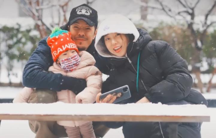 海一天:与哈达闪婚闪离,再婚娶小12岁娇妻,结婚6年宠妻如宝