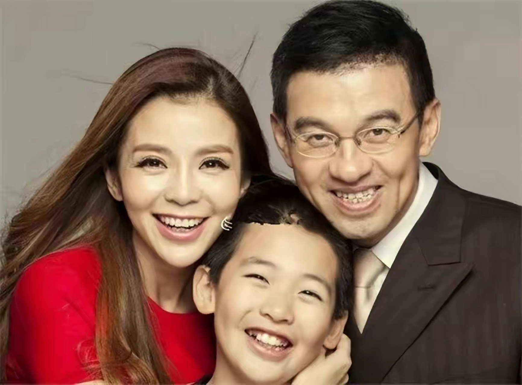 " 朱迅回答说:"不是,是孩子他爸取的.