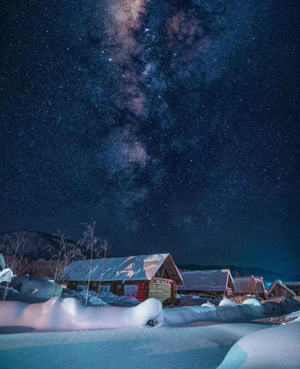 禾木的冬天星空真美 抬头就可以看见星空 第一次觉得离星空这么近