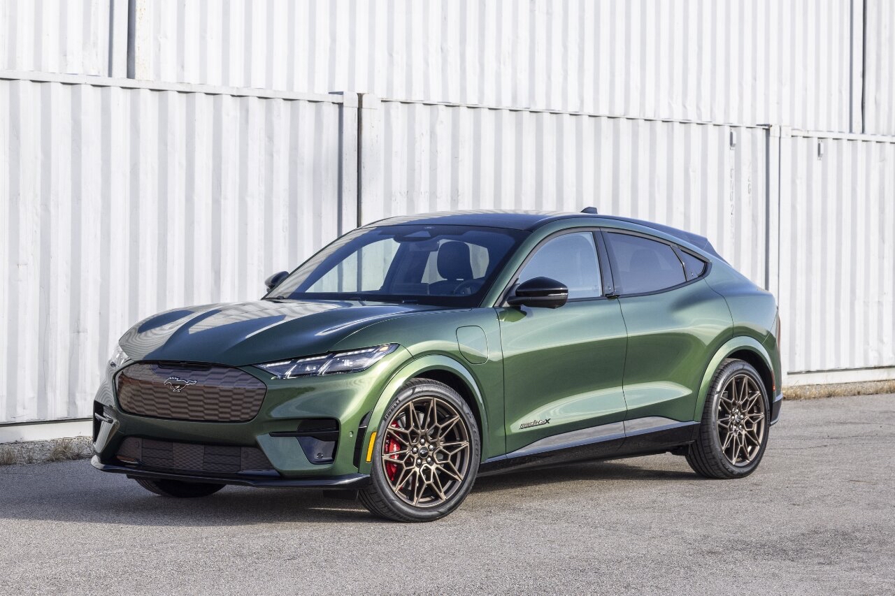 "福特野马mustang mach-e青铜版:青铜之韵,电动之魂?