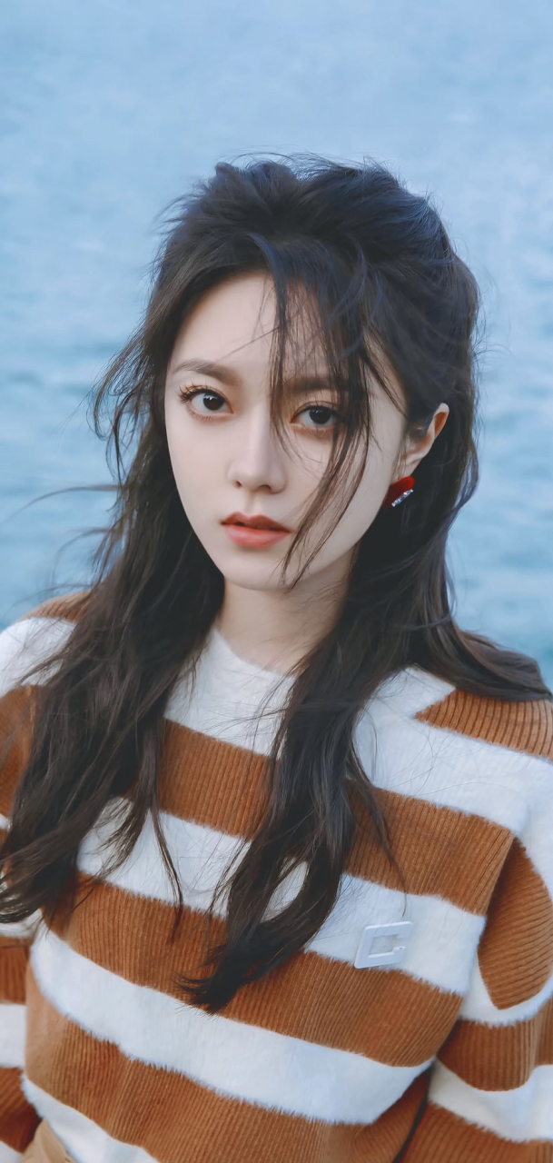 95后当红小花赵今麦和张婧仪高清手机壁纸来喽[欧耶] 演技都不差,颜值