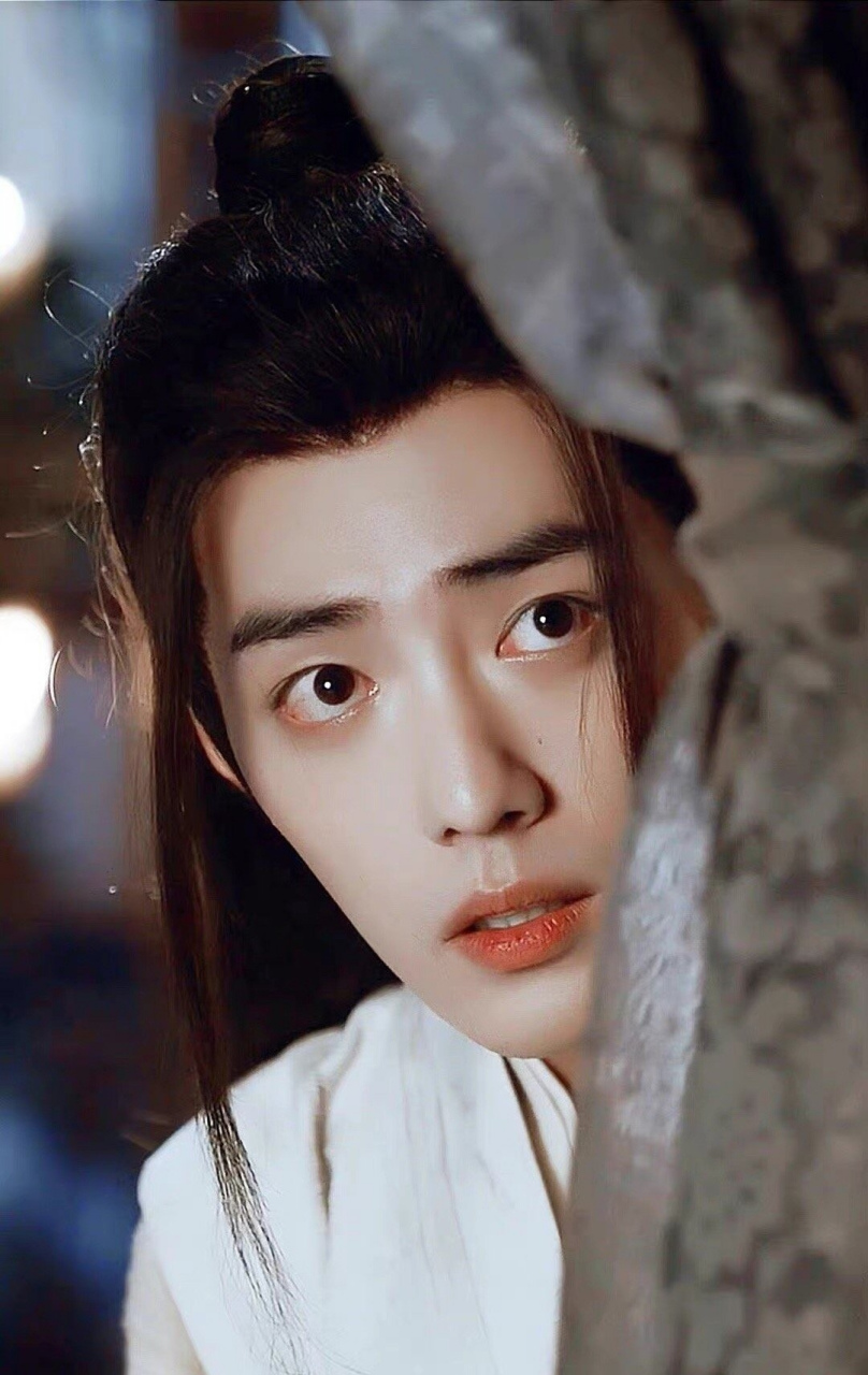 2024我想说# 肖战《陈情令》的魏无羡:恣意潇洒少年郎,一剑一笛走