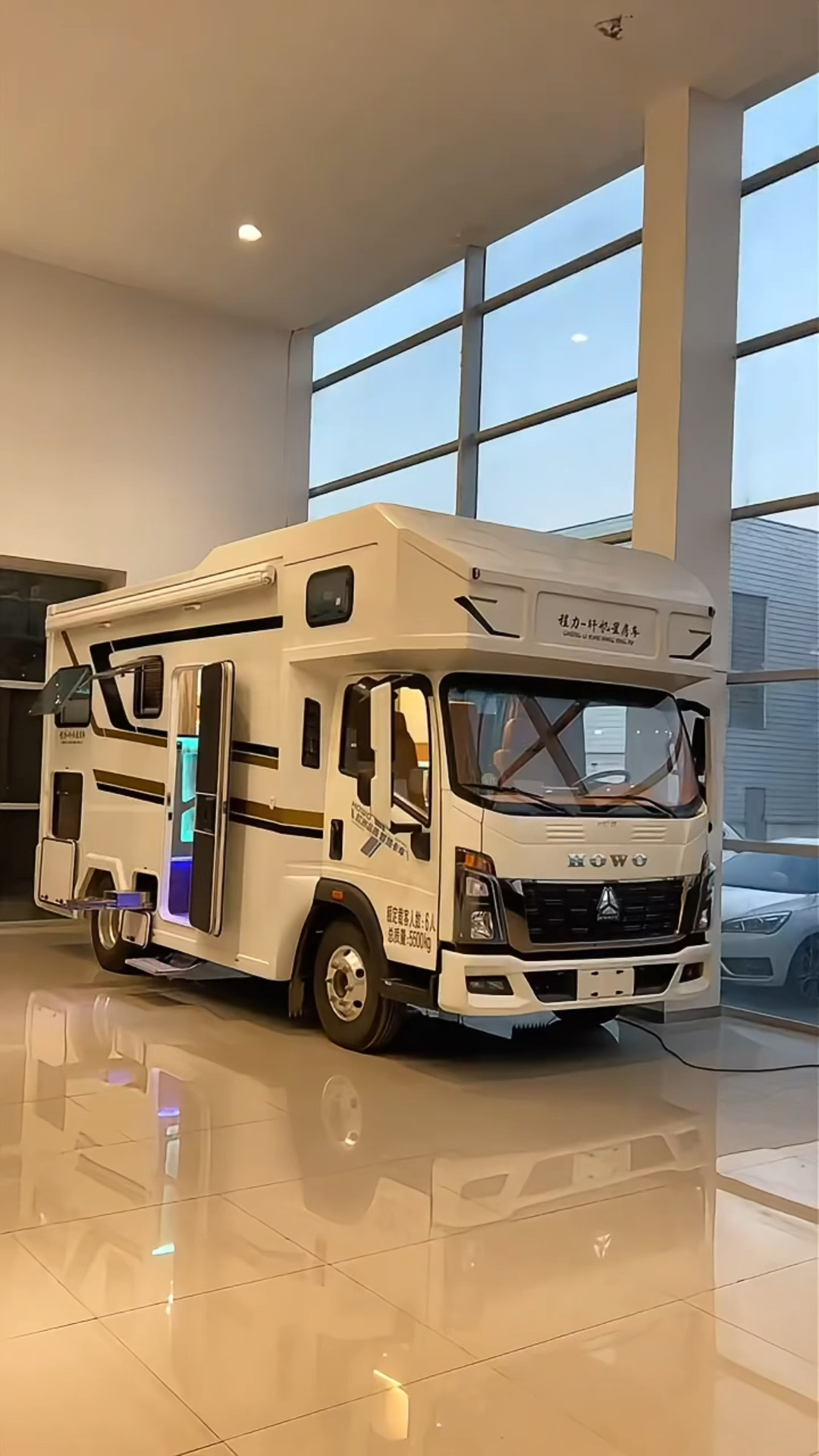 重汽豪沃轻卡房车