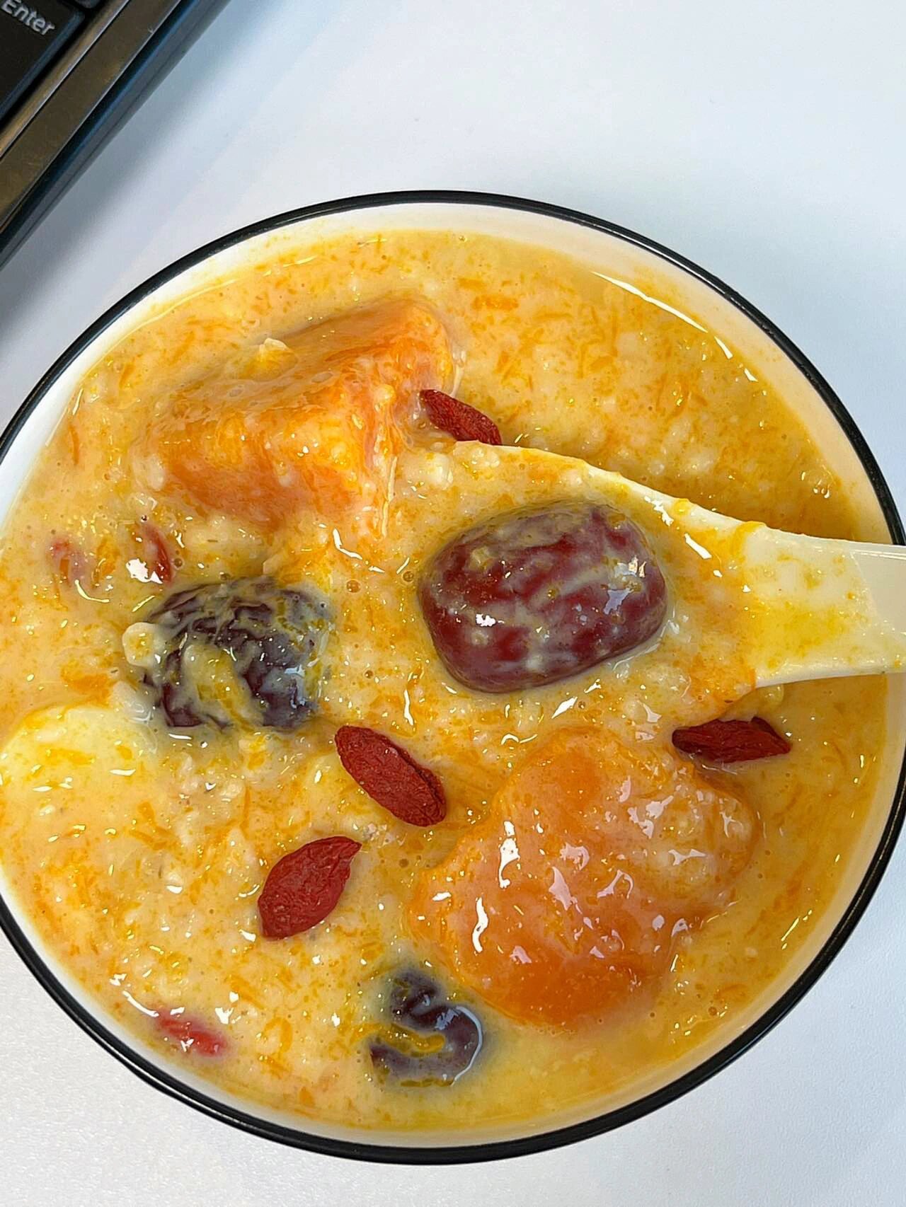 试试这个南瓜山药燕麦粥 热乎乎来一碗,软糯香甜,真的好吃