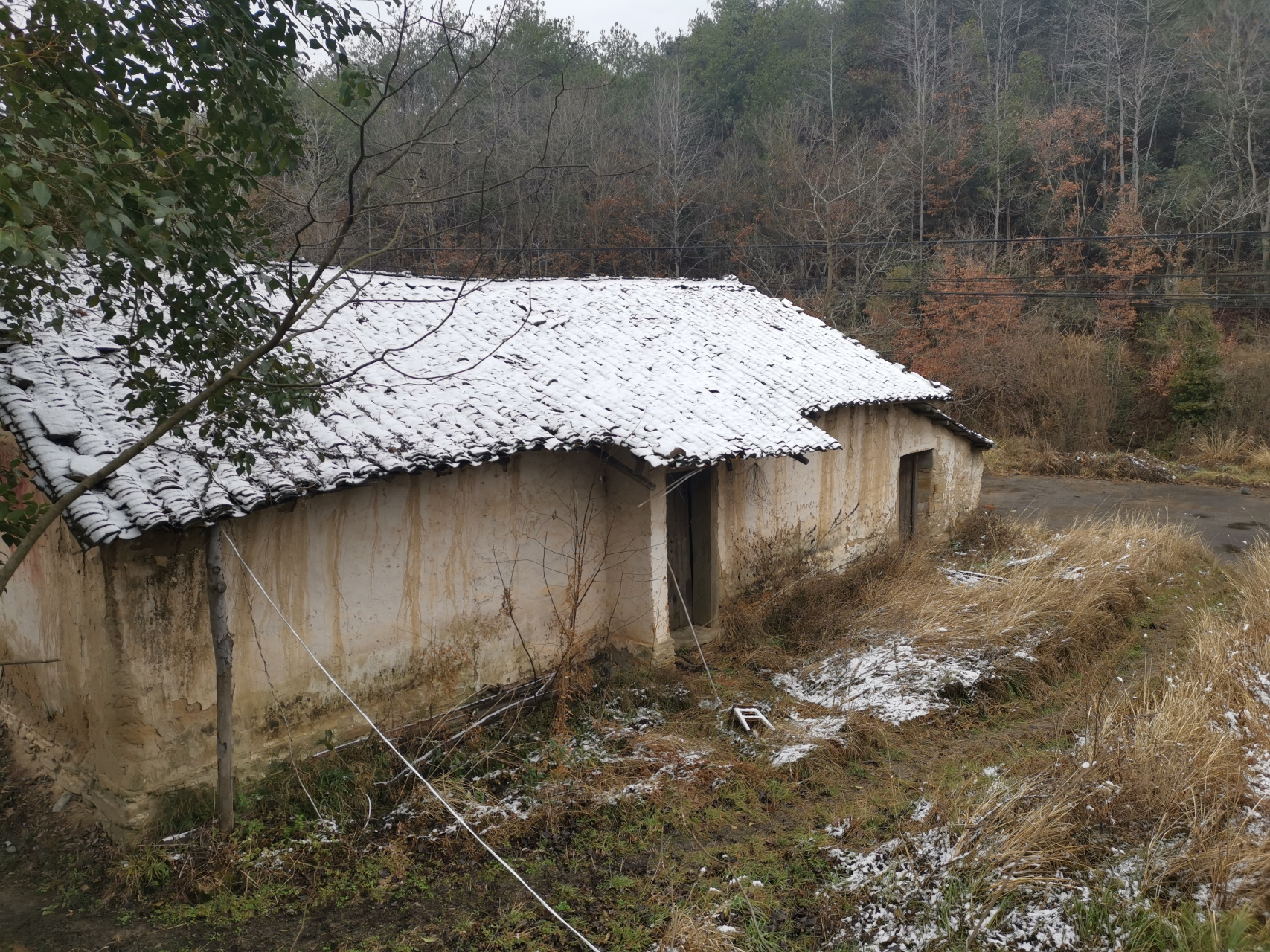 骑行武汉黄陂长轩岭,蔡店乡野,到处是残雪,太美了!