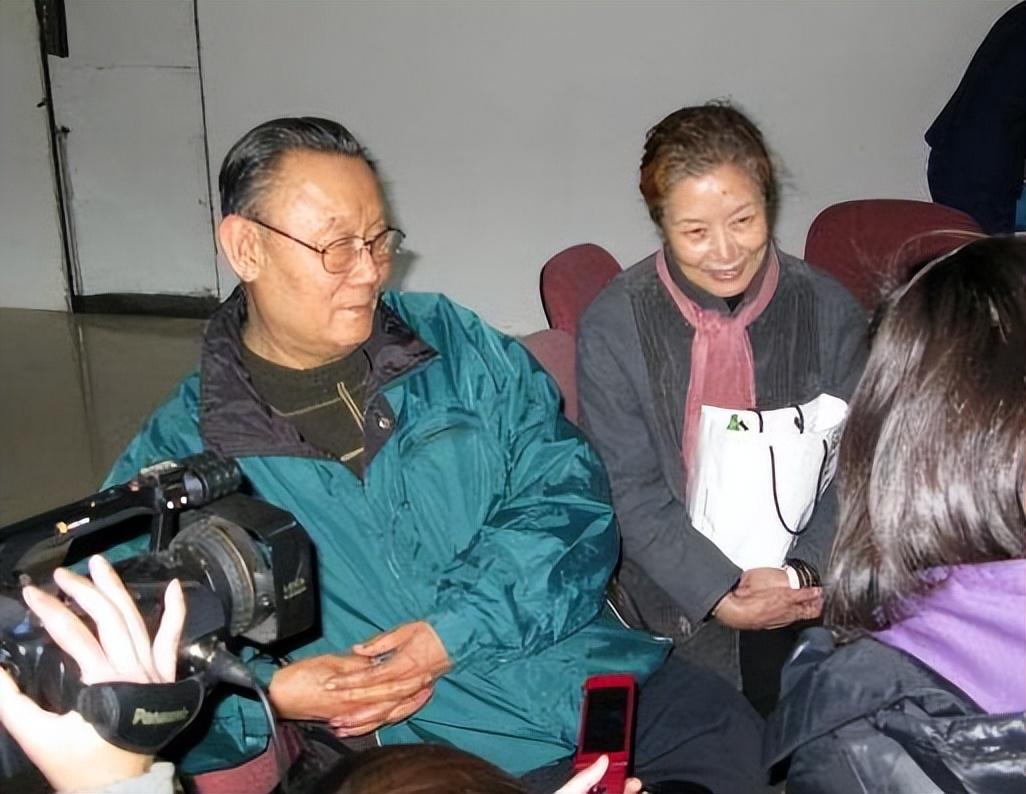 回顾老戏骨吕中与吴桂苓风雨53年丈夫去世后她的晚年幸福吗