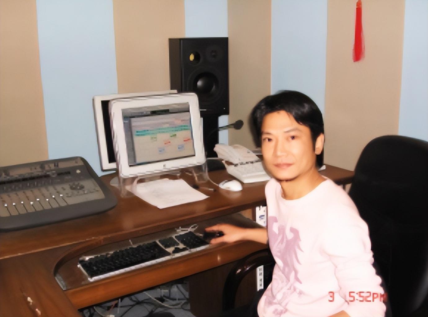 王建业:从歌王到商人