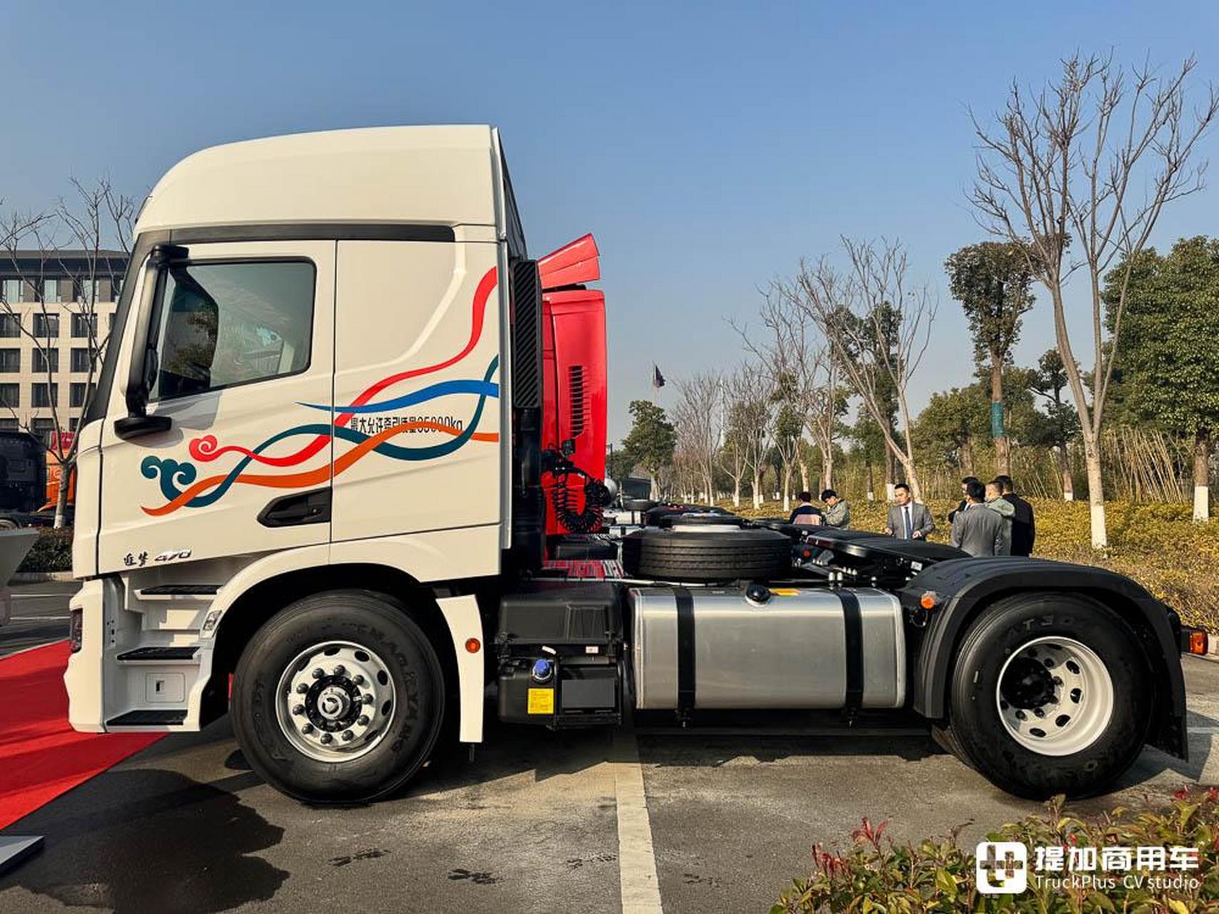 北京重卡追梦港口牵引车是一款配备大马力发动机和amt变速箱的专业
