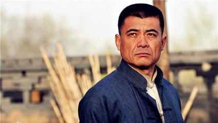 王新军:成名后抛妻弃子,把秦海璐宠成宝,前妻红了他糊了