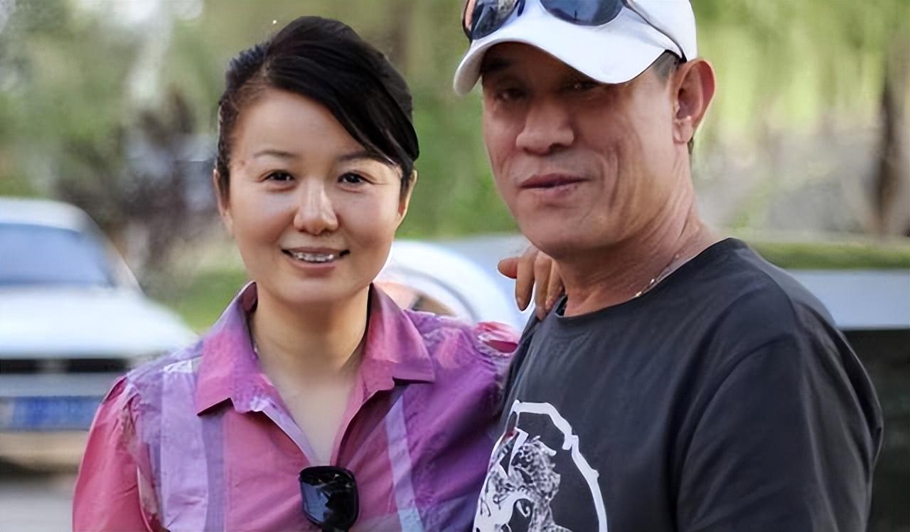 演员赵君:前妻郑卫莉成杜淳继母,61岁至今还单身,孩子也没跟他