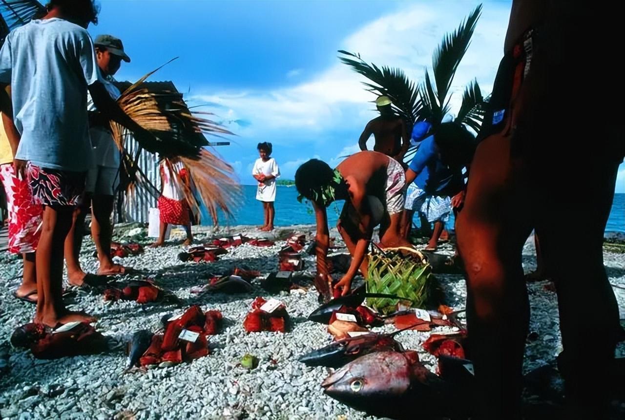 回顾托克劳群岛:由三个珊瑚岛组成,当地人的生活每天都像"度假"