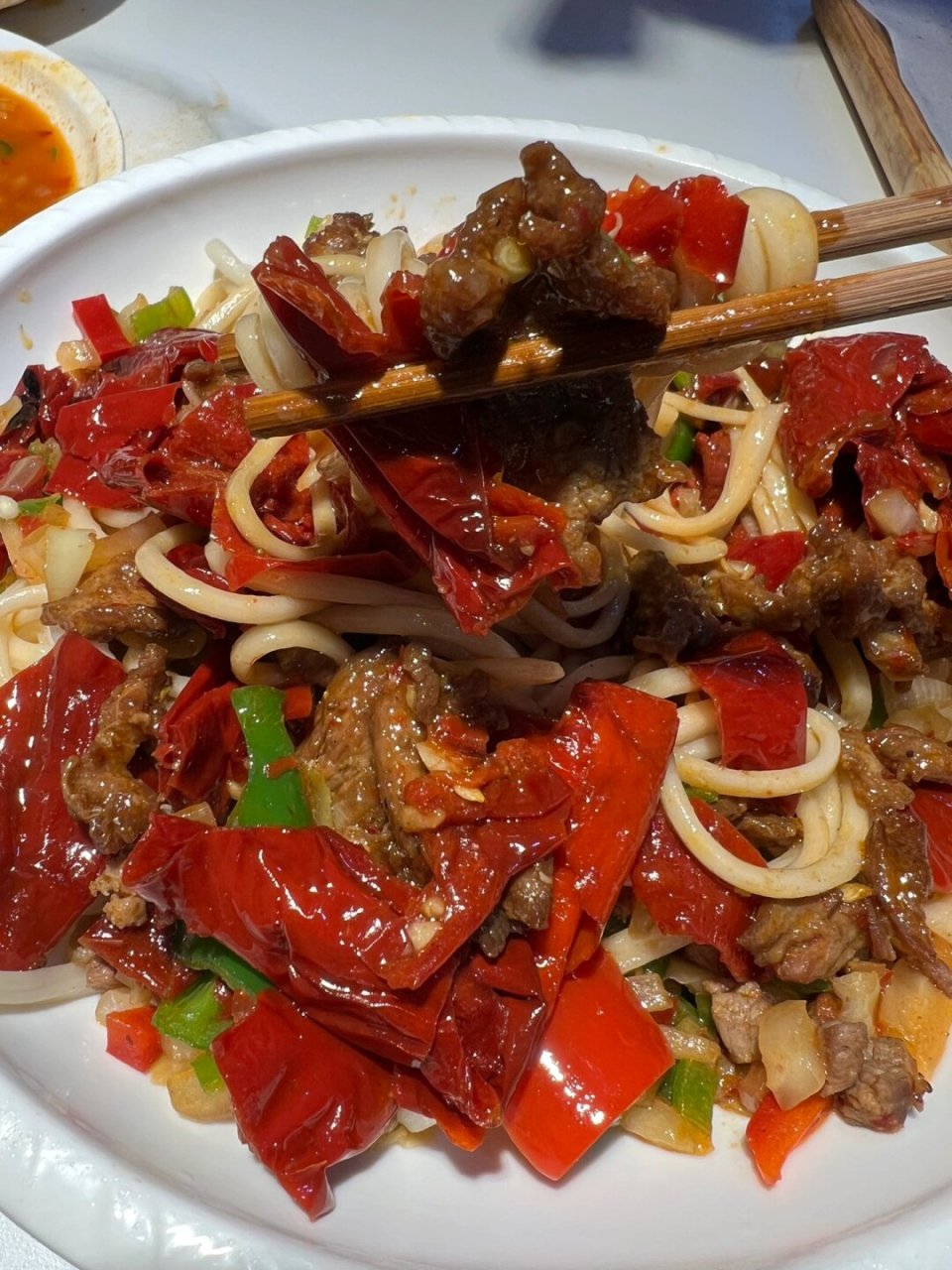乌鲁木齐拌面天花板  乌鲁木齐,作为新疆的美食之都,拌面种类繁多