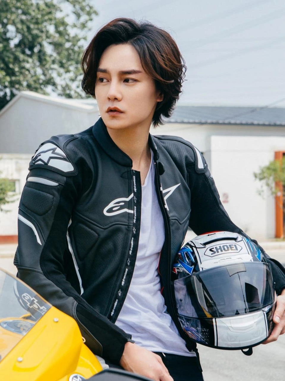 尹正真的是好有趣,经常看到他的角色,会让人对他的性别取向产生好奇.