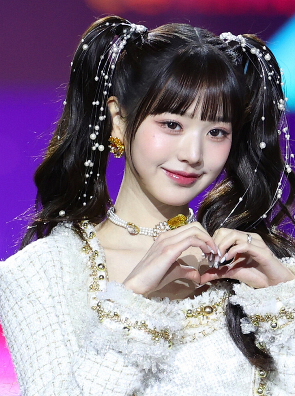 jennie的公主切双马尾造型,是不是很像张元英 ?