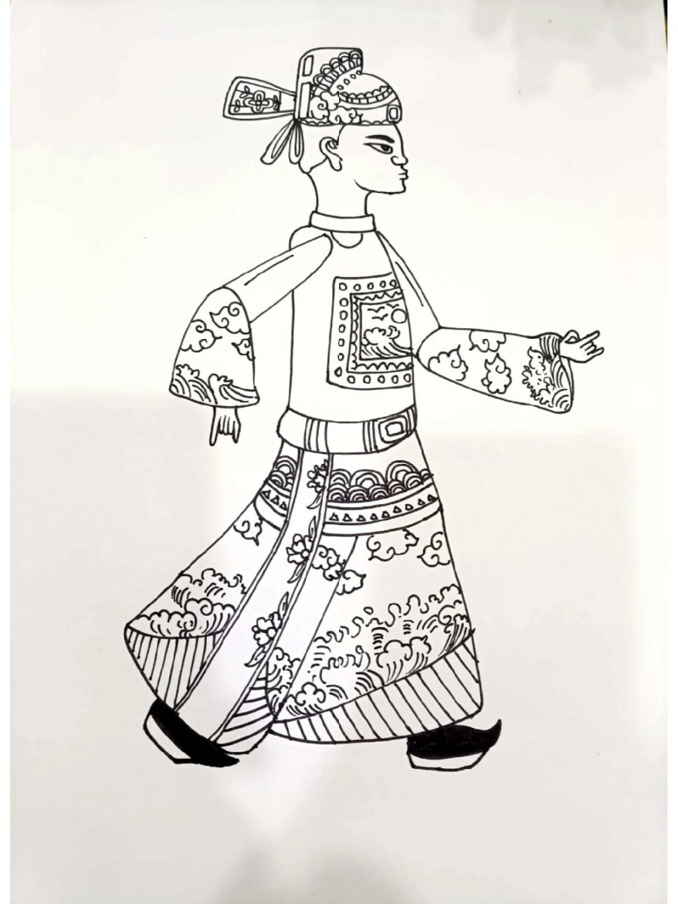 创意美术——《皮影戏》  想象一下,一块白布就是舞台,小小的皮影人是