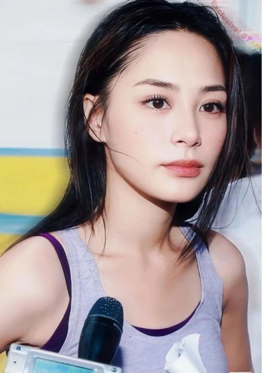 阿娇于圈内皆属绝色美女,但身材与身高仍遭争议