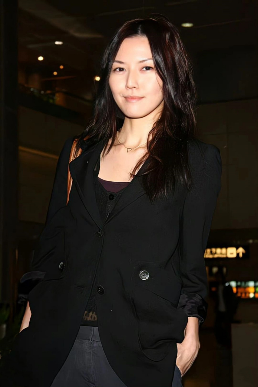 长发的孙燕姿也太漂亮了吧 孙燕姿的笑容灿烂得就像太阳一样温暖人心