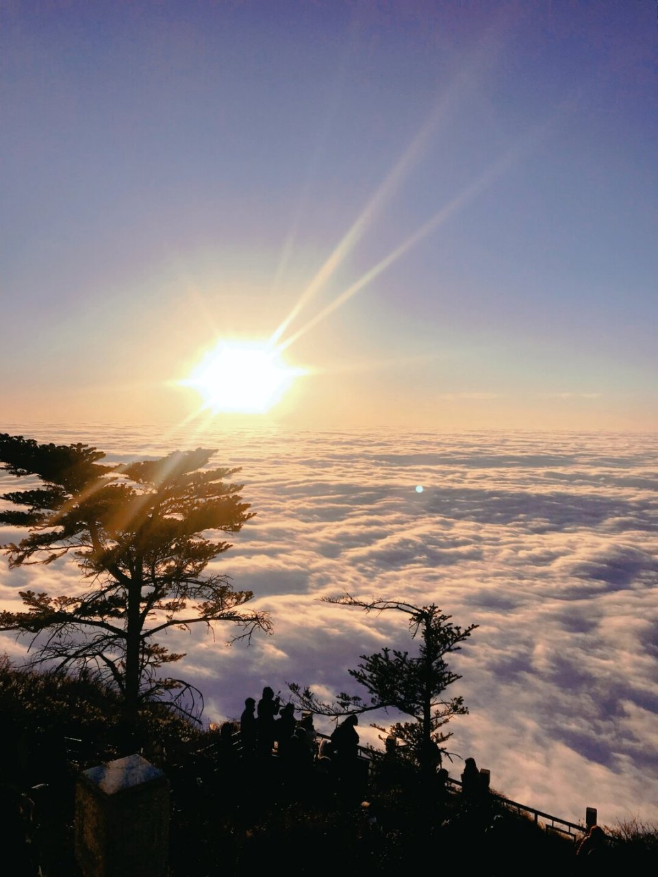 峨眉山云海日出图片