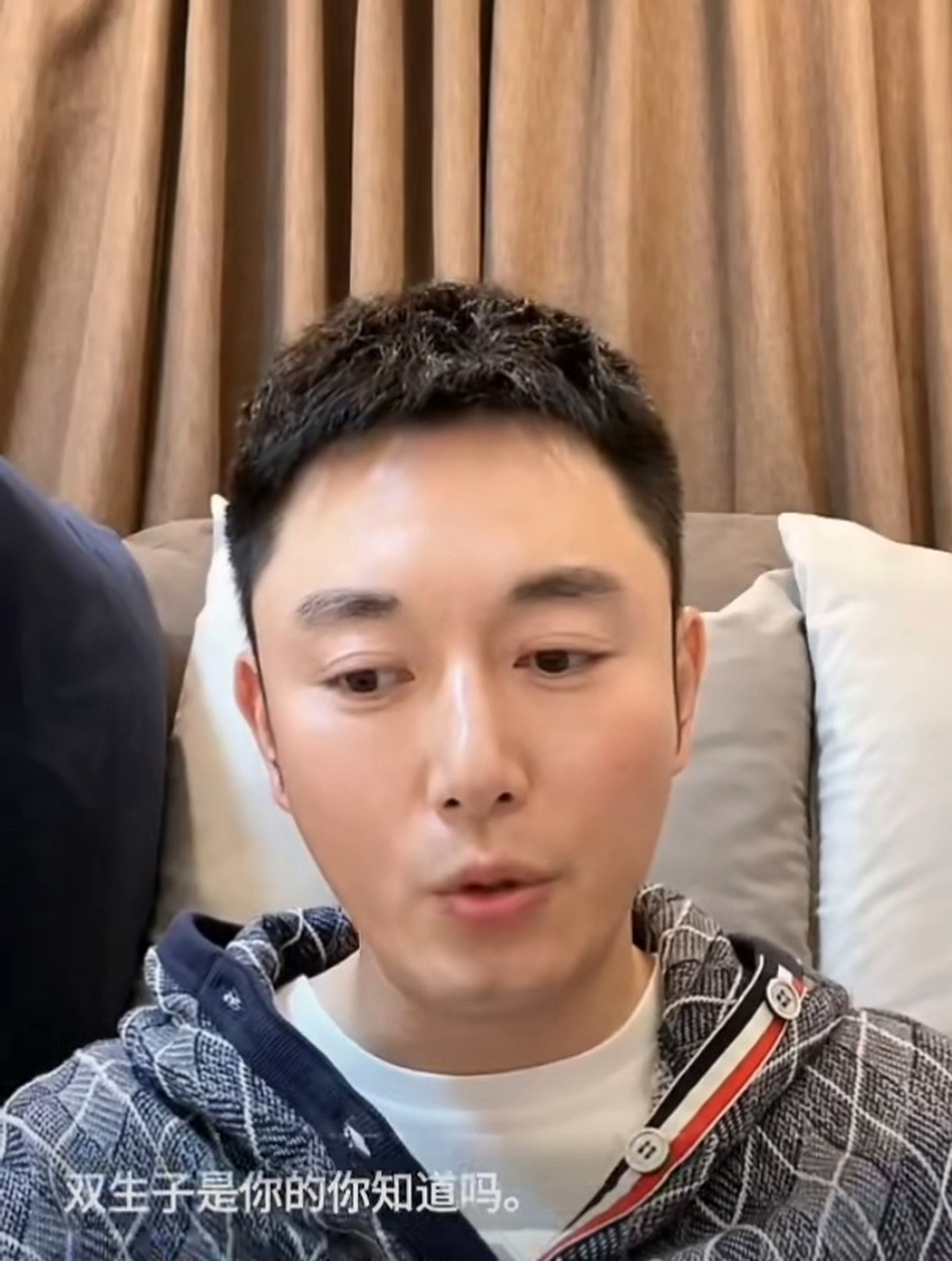 李学东在直播中说,允礼并不知道甄嬛的双生子是自己的