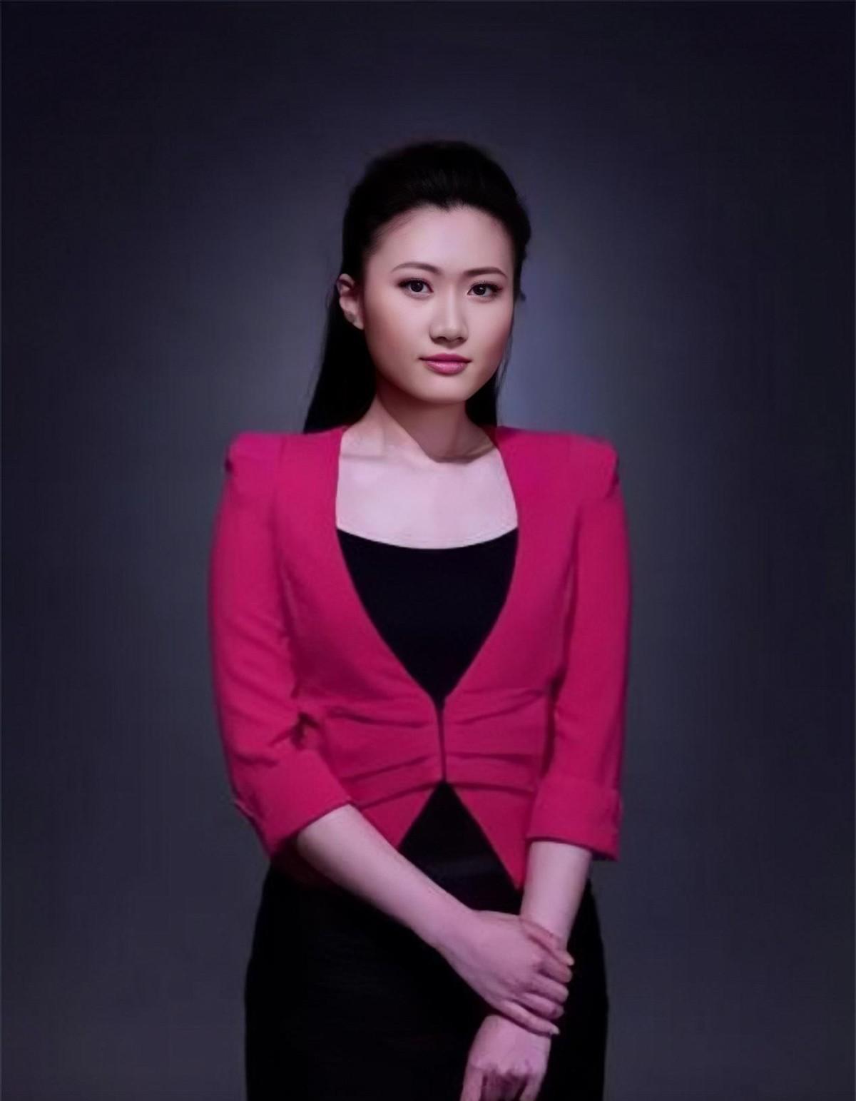 凤凰卫视嫁的最好的女主持曾子墨:瑞幸老板娘,曾言当二奶没有错