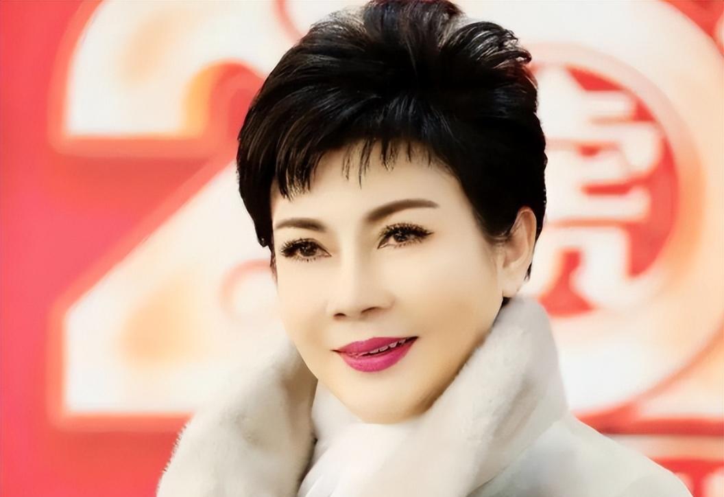 阚丽君:"中国主持第一人",成名后遭排挤,64岁仍未婚