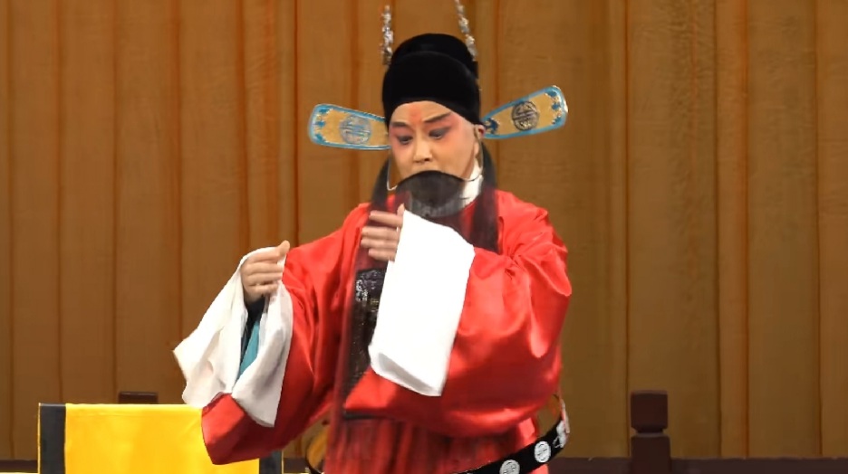 近日京剧名家徐建忠南京演出很火爆,返场时直言谢谢你们没忘了我