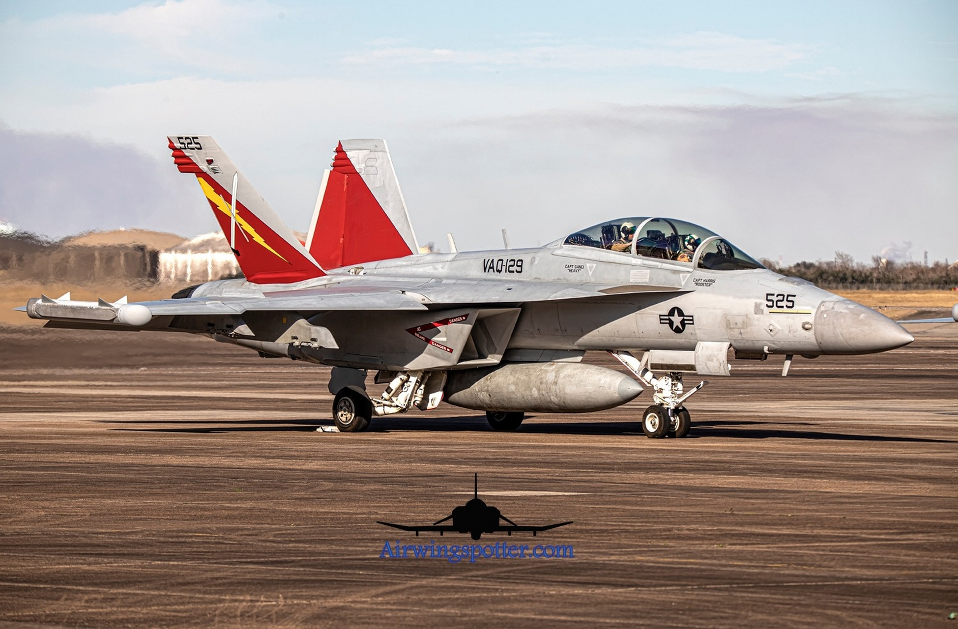 战机欣赏:美国海军ea-18g咆哮者电子战飞机,该机是美国舰队电子战的