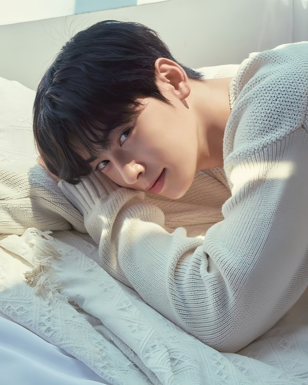 流汗 微醺的车银优 眉眼弯弯 眼睛带笑 #最靓头像壁纸征集赛