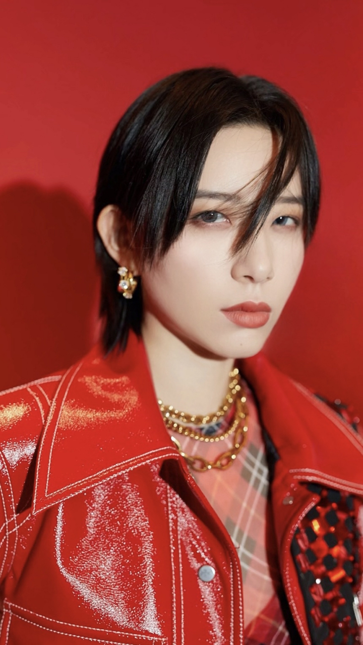 李斯丹妮高清手机壁纸来喽[欧耶][欧耶]  很喜欢李斯丹妮的嘻哈和说唱