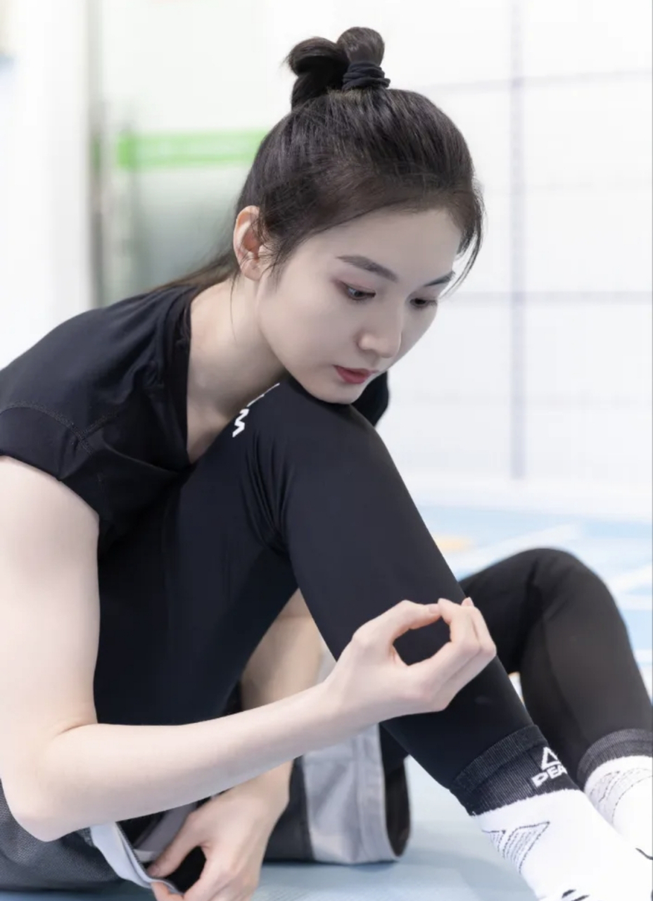 近日,河北女篮美女球员郭子瑄,在社交媒体上,晒出自己康复以及哈尔滨