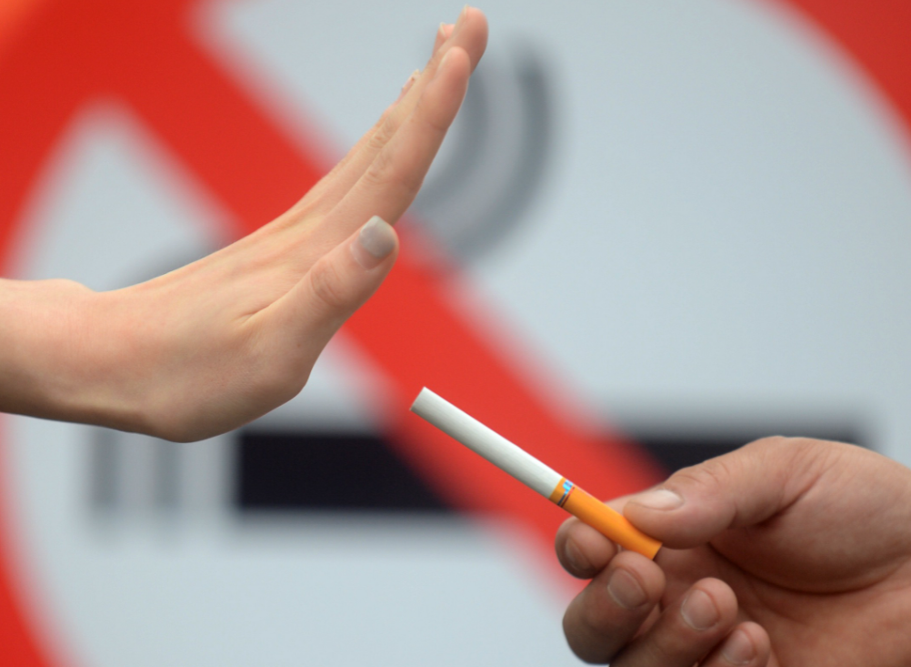 可能会突发心梗,脑梗?60岁后还要不要戒烟了?