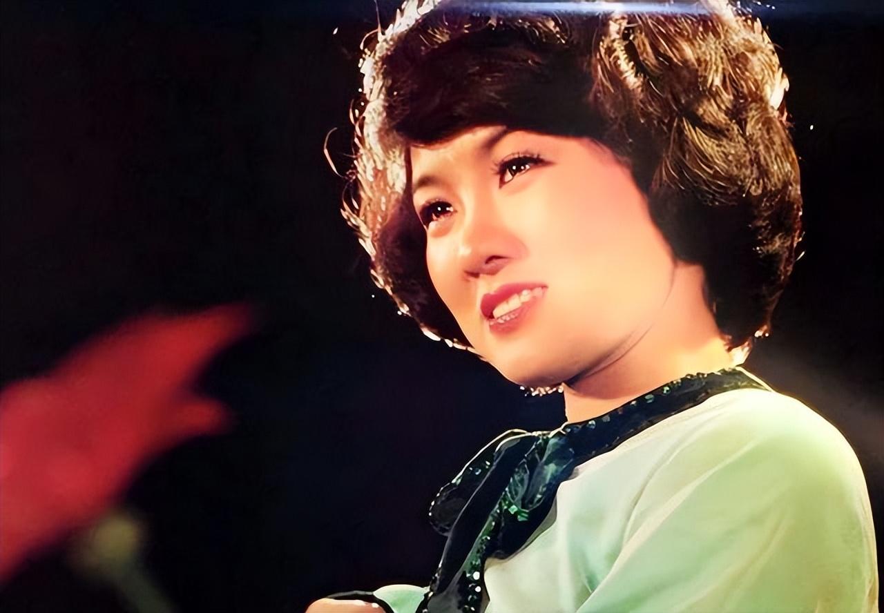 1983年春晚一夜爆红的郑绪岚,遭封杀后离开中国,最终还是回来了