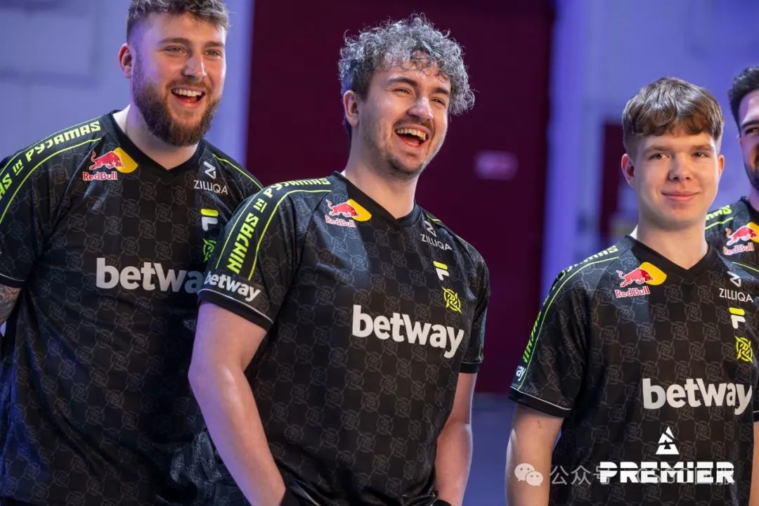 【CSGO | G2、小蜜蜂翻车,NaVi与A队取得两连胜】