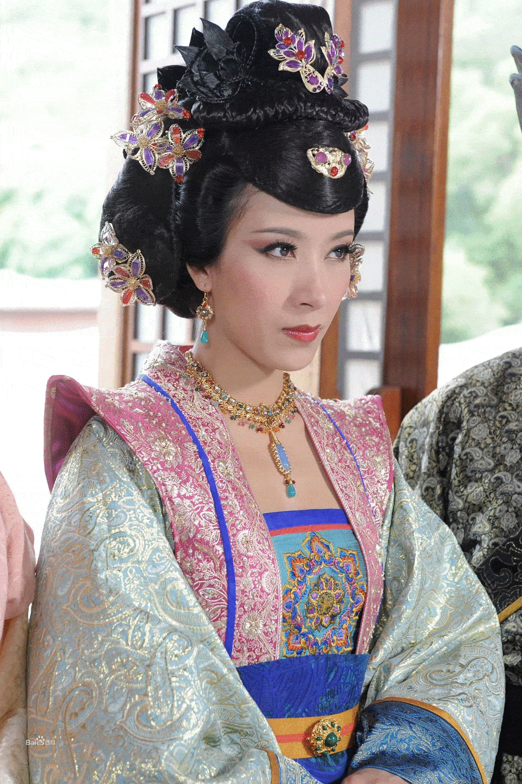 万贞儿用真情征服帝心,一生受宠,为什么后世要黑化她五百年?