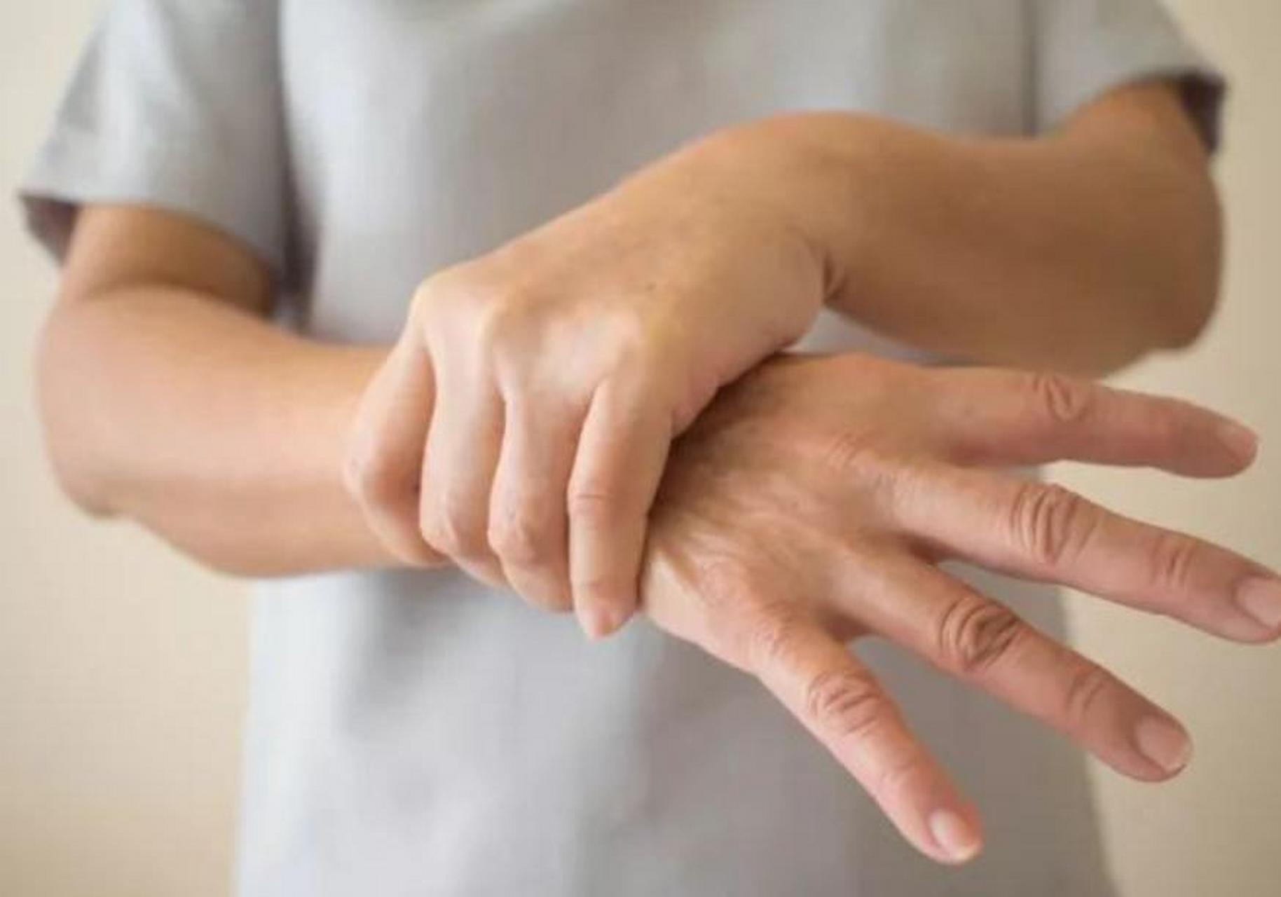 送你三味中成药,补足气血,解决手抖,抽筋,手脚麻等问题 引言:气血不足