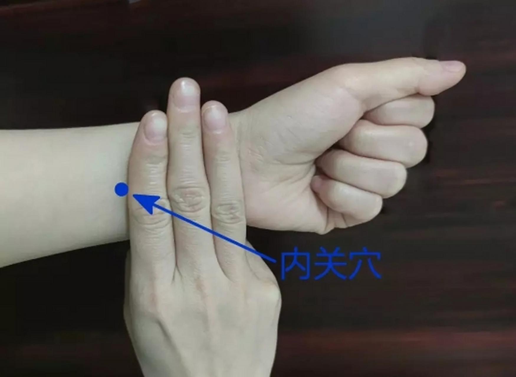 百度创作灵感中心# 心血管医生教你一招,轻松缓解早搏不适!