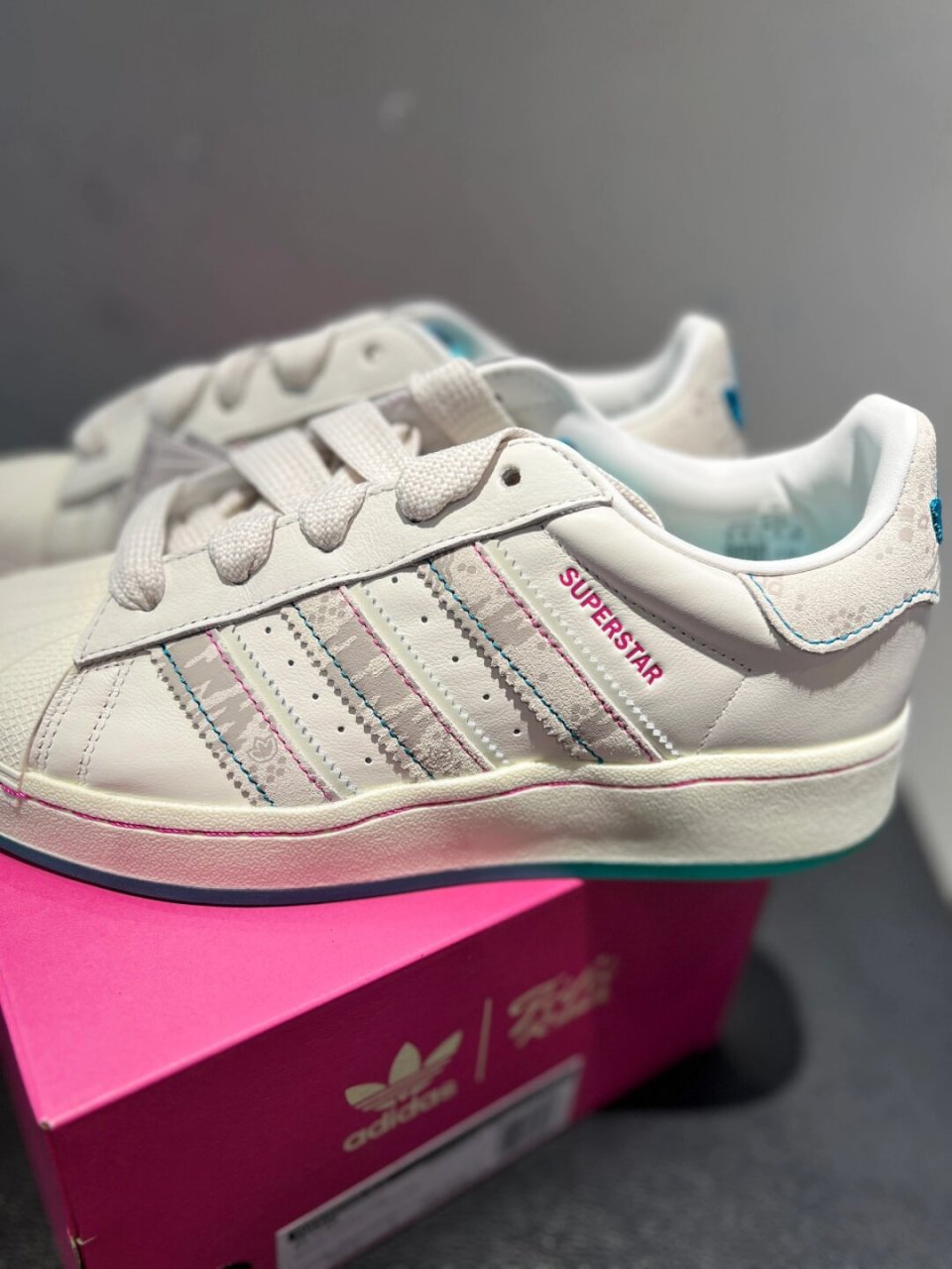 心动不止一点点  这款新年限定的联名款superstar p