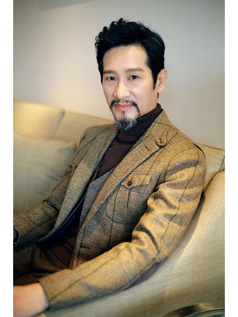 知名男演员突然销号网友炸了 据媒体报道,知名演员王劲松注册小红书