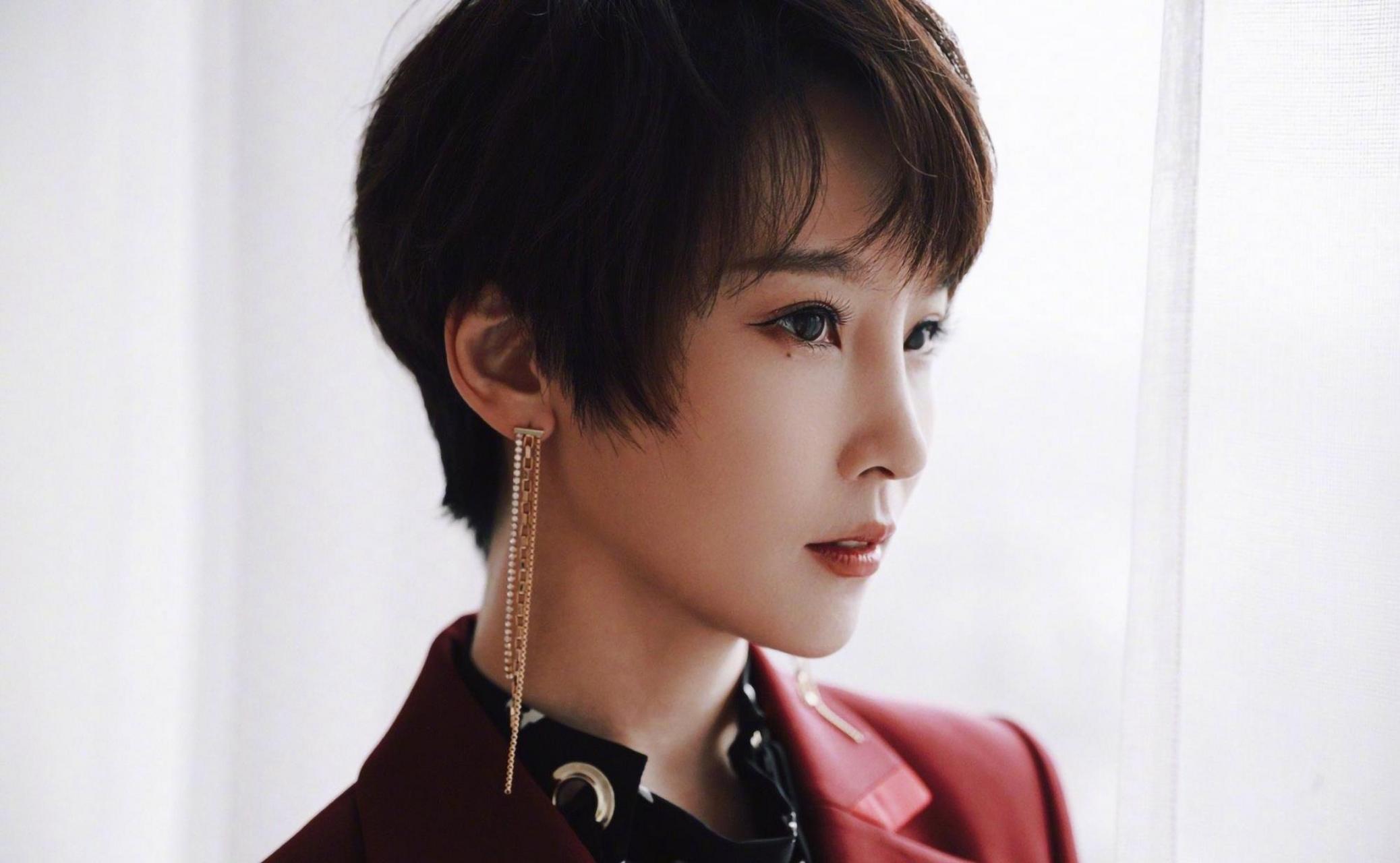 1月25日,吴京老婆谢楠在社交平台高调发布了一篇长文,对于网络对吴京