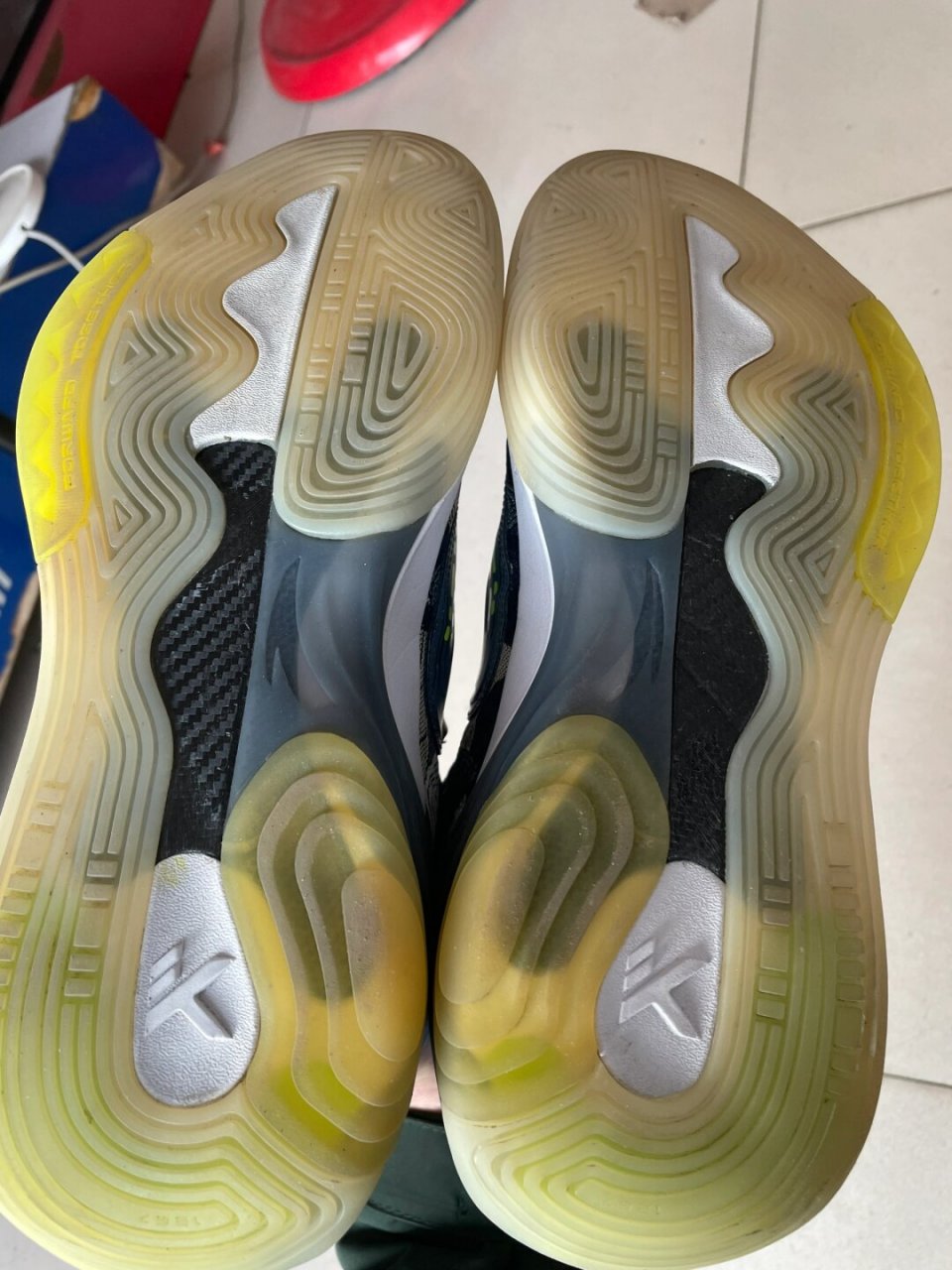 kt6 不动如山,和全新一样  安踏kt6"不动如山"配色和全新配色的区别如