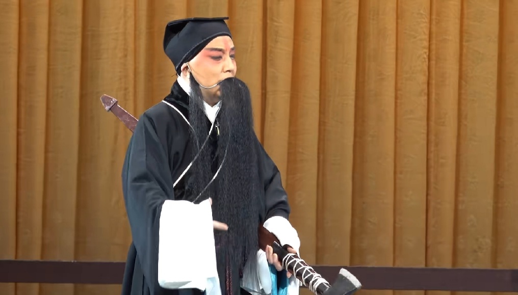 近日京剧名家徐建忠南京演出很火爆,返场时直言谢谢你们没忘了我