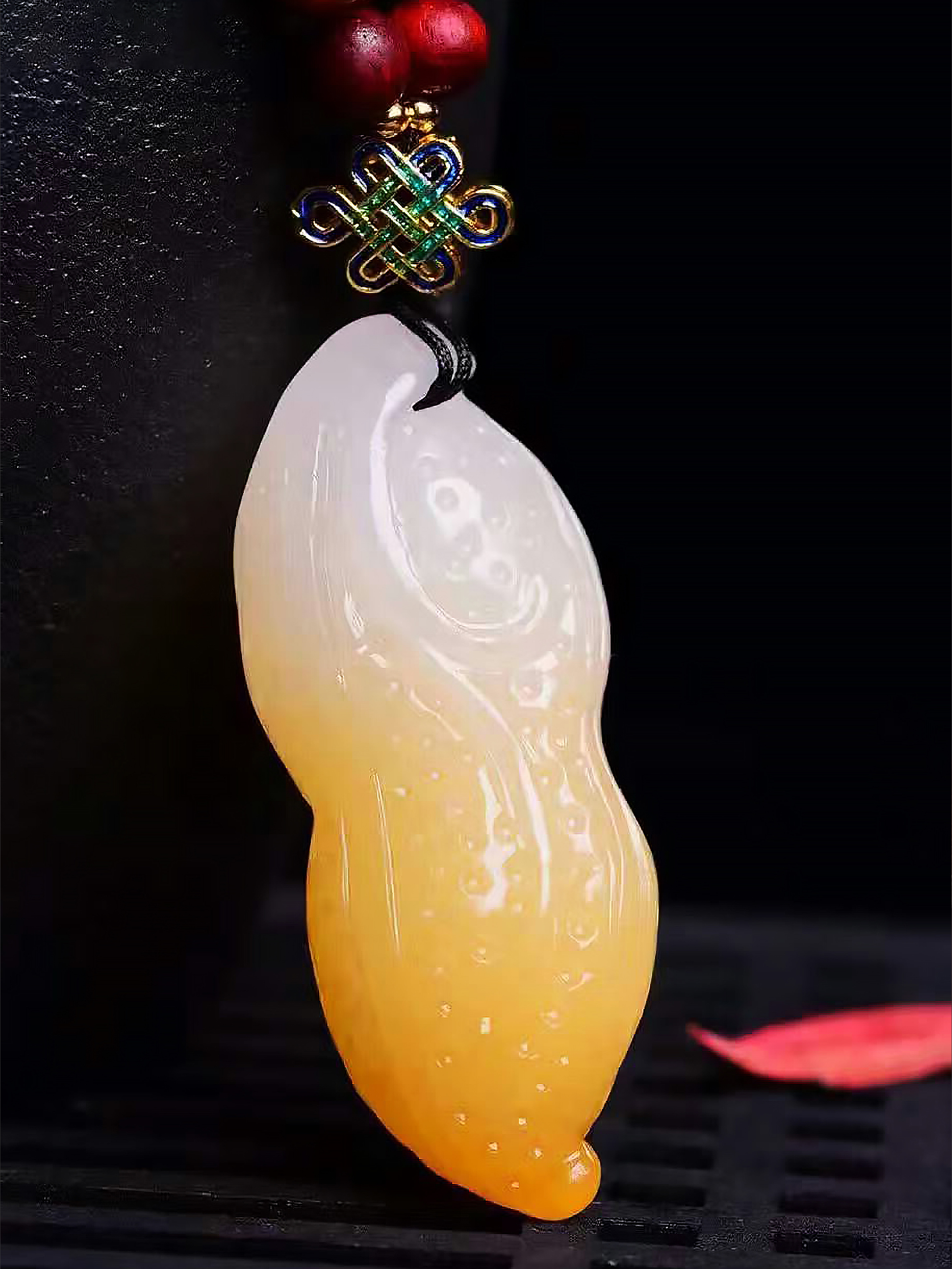 市场上常见玉石之金丝玉