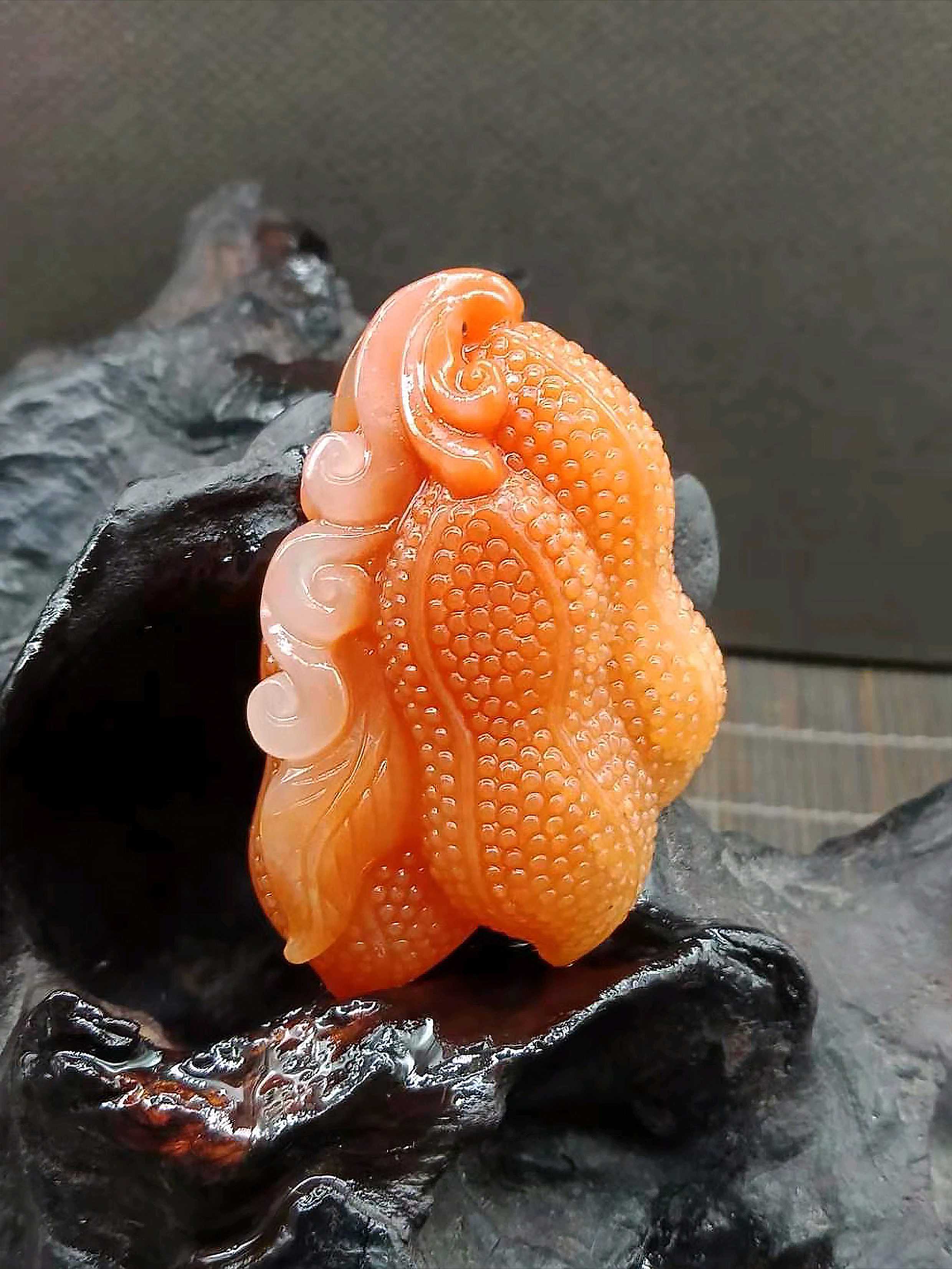 市场上常见玉石之金丝玉