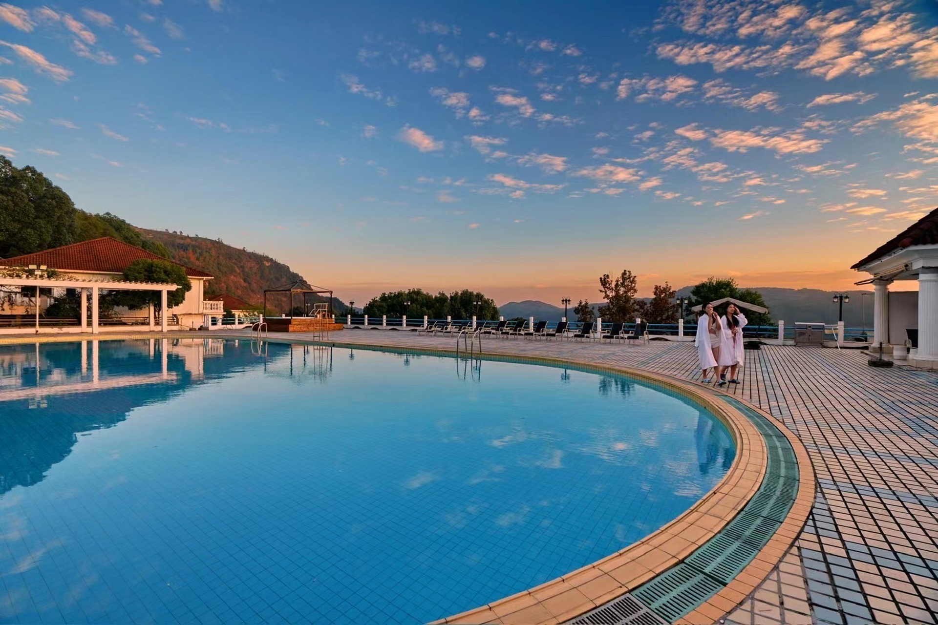 一组照片就是一段人生,今天给你推荐承天氡泉 泰顺承天氡泉自1973年