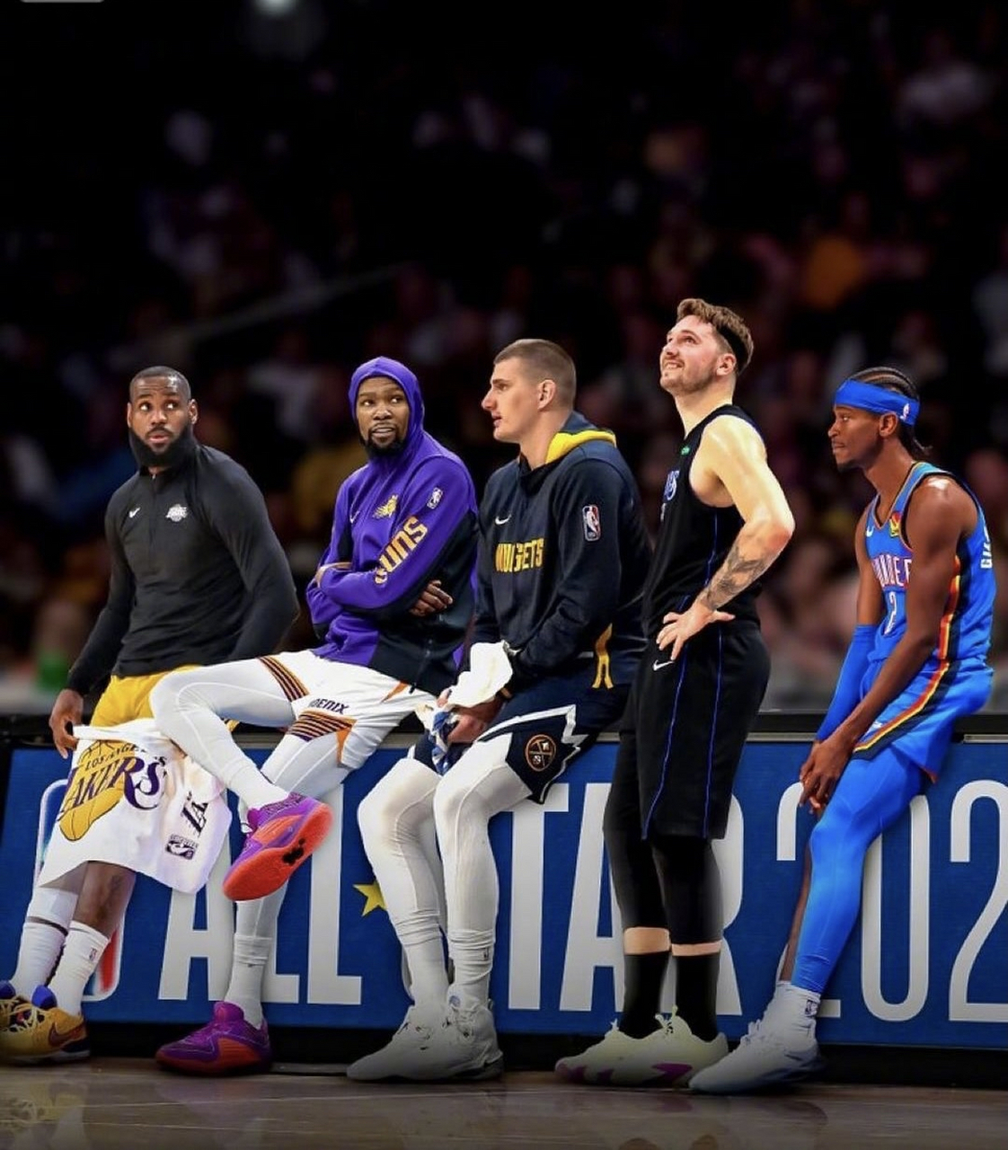 nba全明星首发阵容: 西部首发:勒布朗·詹姆斯,凯文·杜兰特,尼古拉