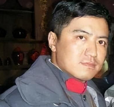 与黄志忠离婚,再嫁小9岁许云帆,丈夫对前夫儿子爱如己出