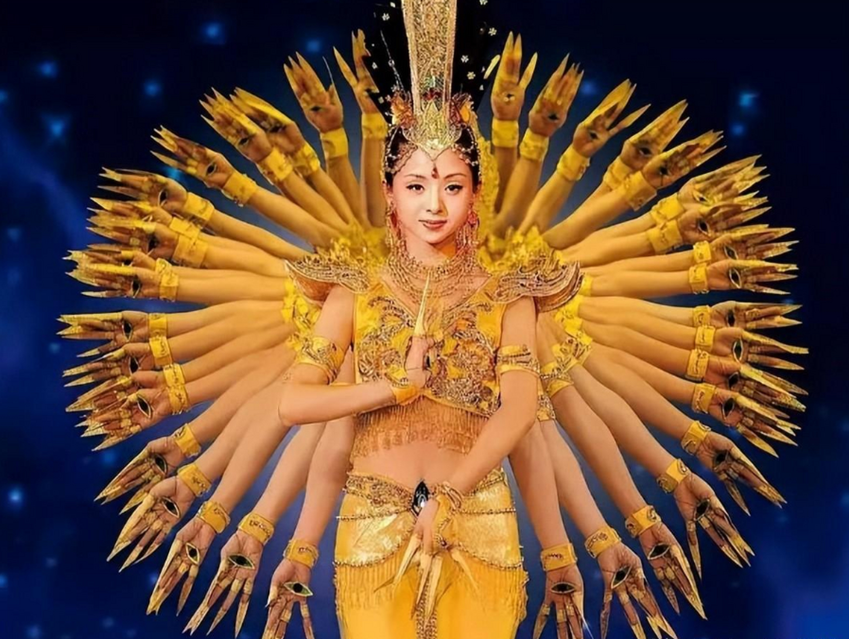 邰丽华在春晚舞台上的《千手观音》令人惊艳,她克服了听力障碍,成为