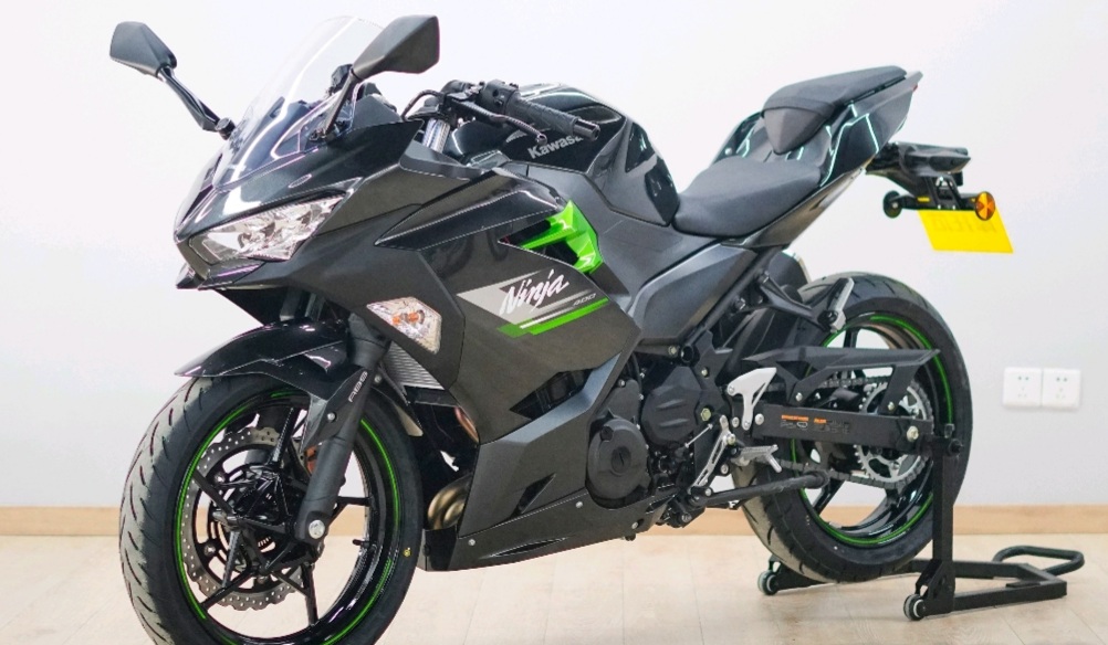 川崎ninja400,年轻人的第一款跑车,可惜不是四缸跑车