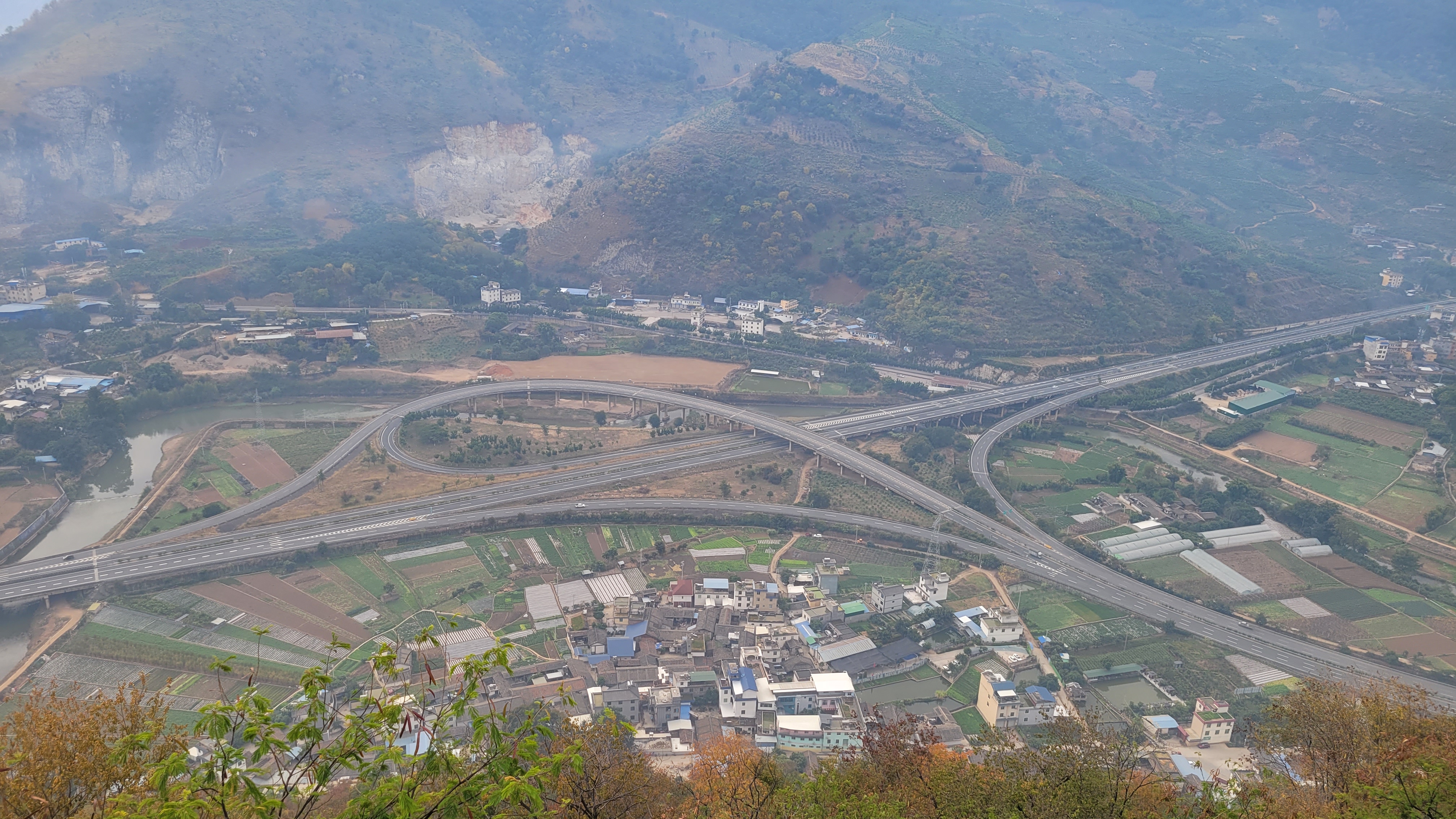 优质短图文计划# 荣将镇位于丽江市华坪县,距离华坪县成6公里,是丽江